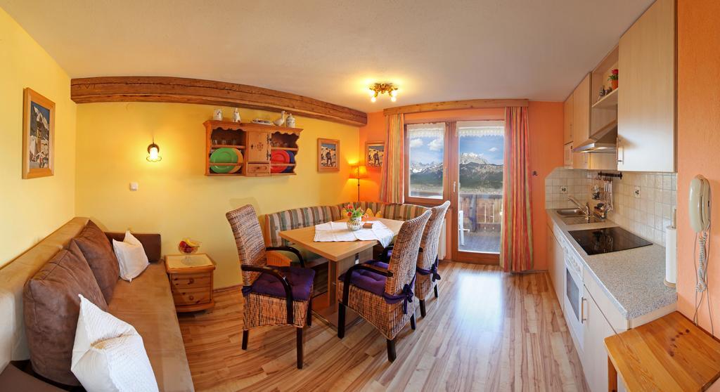 Romantik Aparthotel Sonnleitn St. Johann in Tirol Zimmer foto